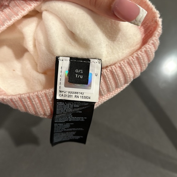 Canada Goose Baby Hat - Picture 5 of 5